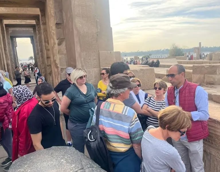 passeio no templo de kom ombo durante a navegando pelo Rio Nilo entre as cidades de Luxor e Aswan com guia Hadi