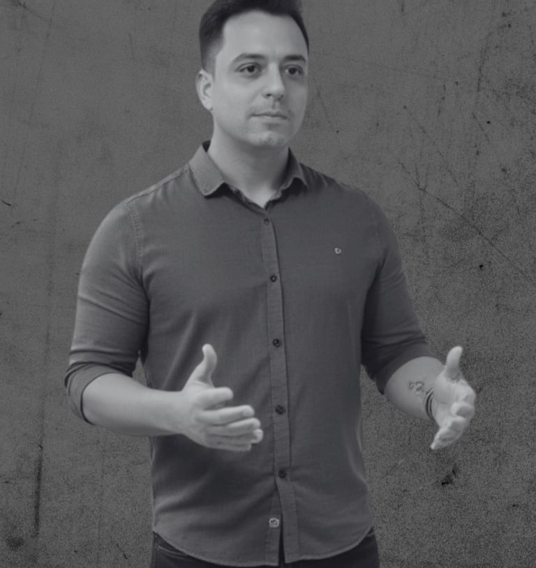 Alan Ochotorena palestrante especialista em neurodivergência e liderança inclusiva.