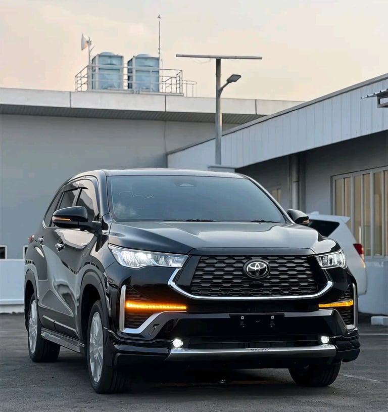 Rental mobil Innova zenix