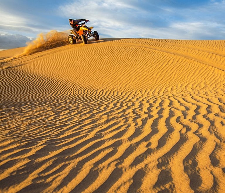 Cuatrimotos y sandboard Asia