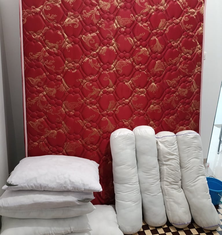 Cuci bantal dan guling-kangbersih