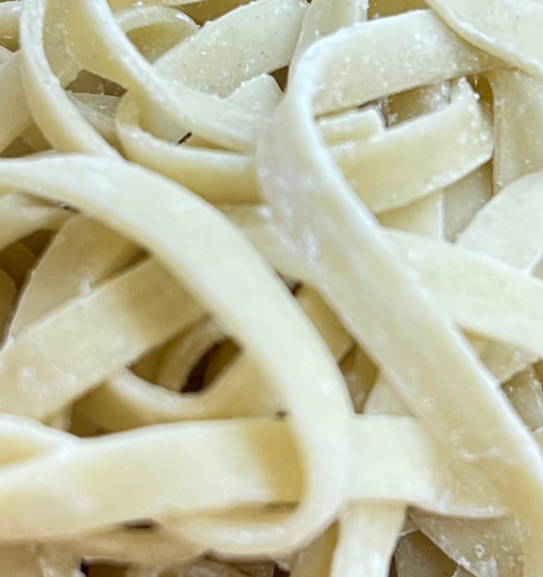 mie basah gepeng lebar