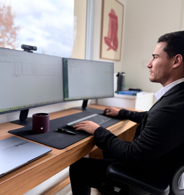 Expert comptable sur un ordinateur