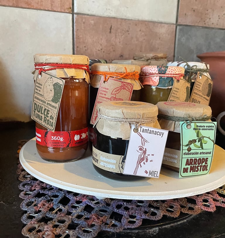 Dégustation de produits locaux : confitures, miel et douceurs artisanales d'Argentine