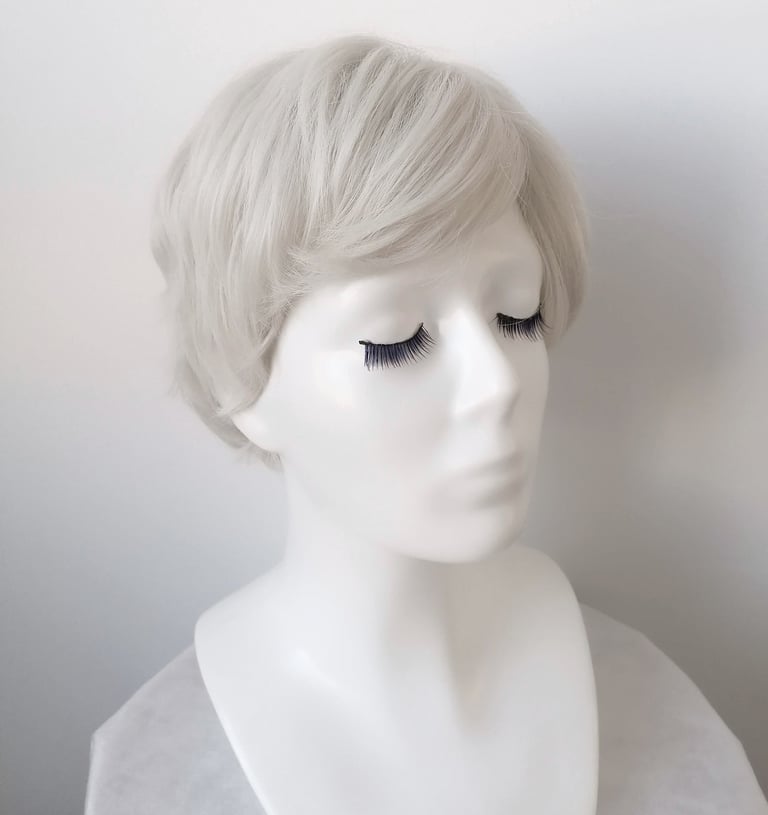 žilas trumpų plaukų perukas