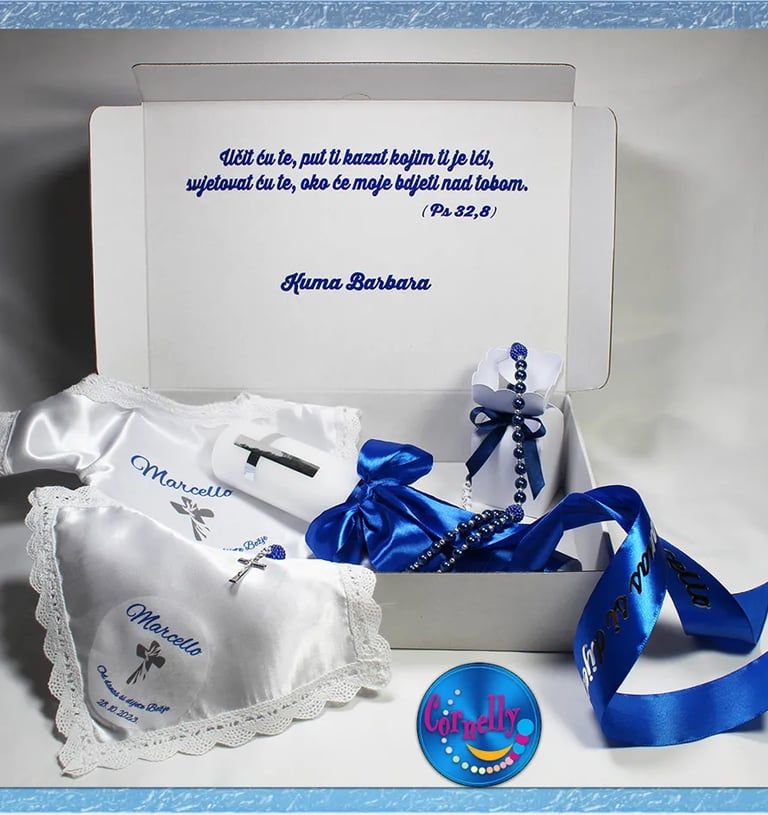 Krsni set za krštenje s personaliziranom košuljicom i krunicom
