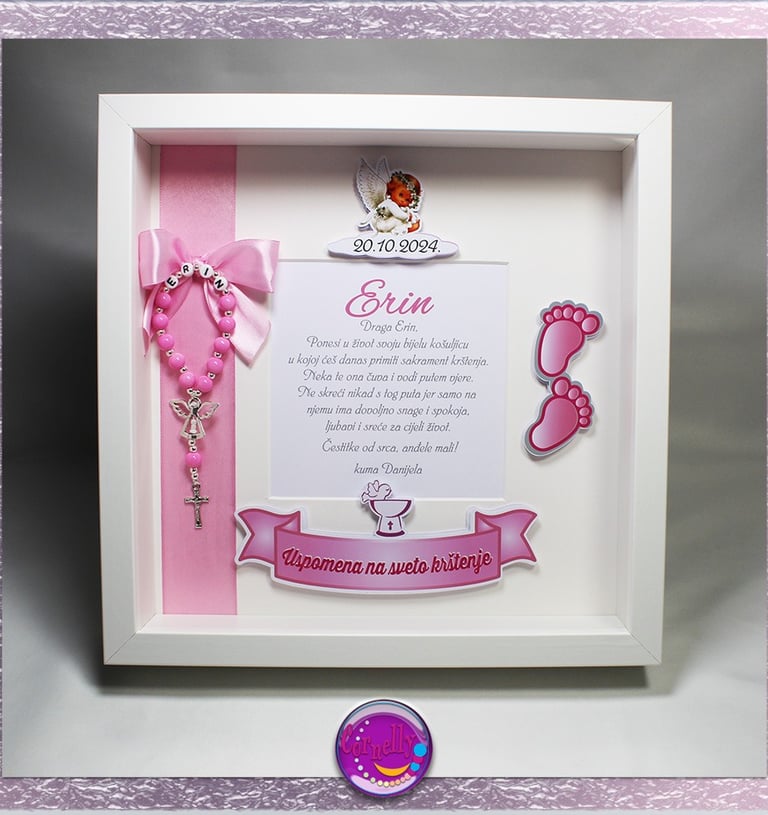 Elegantni dekorativni detalji na personaliziranim okvirima za krštenje