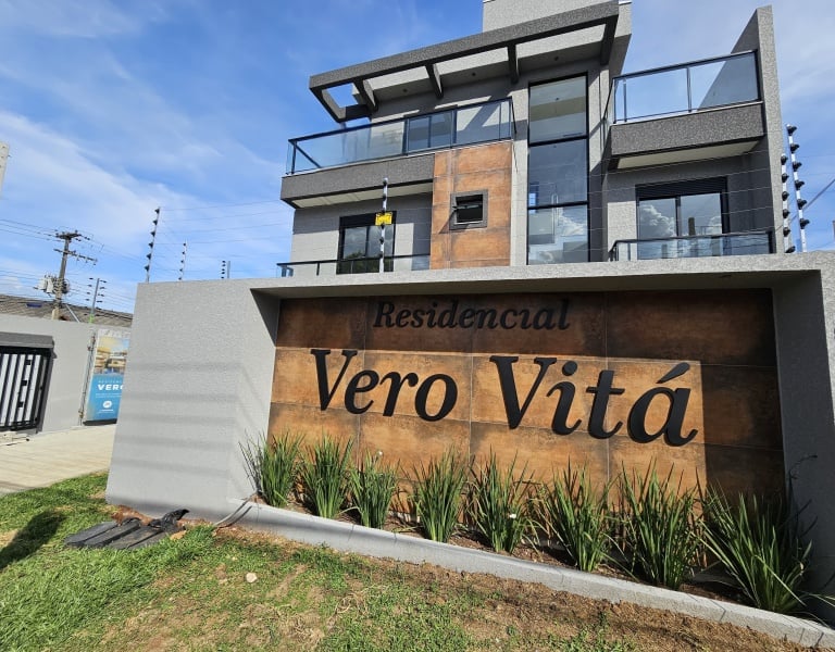 Sobrado Triplex no Boqueirão. - Ótima localização.