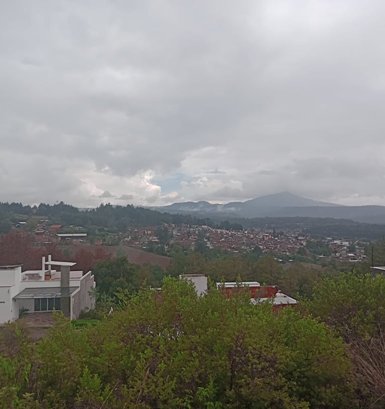 Terreno con vista panorámica en fraccionamiento privado Pátzcuaro Michoacán