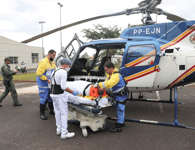 atendimento medico com transporte por helicóptero