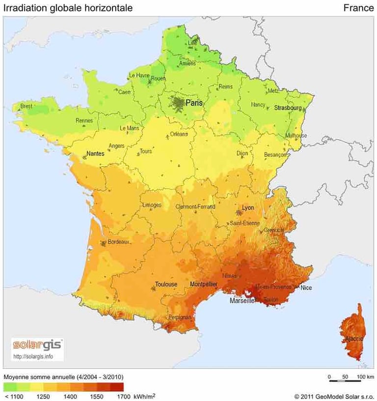 Carte de l’irradiation solaire en France, mettant en évidence la région PACA