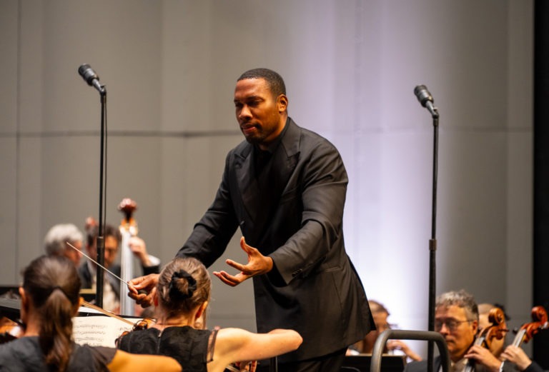 Rodney Cox conducting the Montpellier 