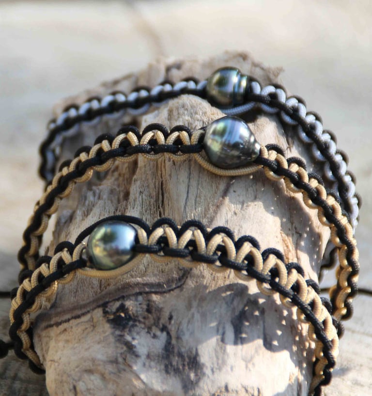 bracelets tressés en macramé et perles de tahiti 