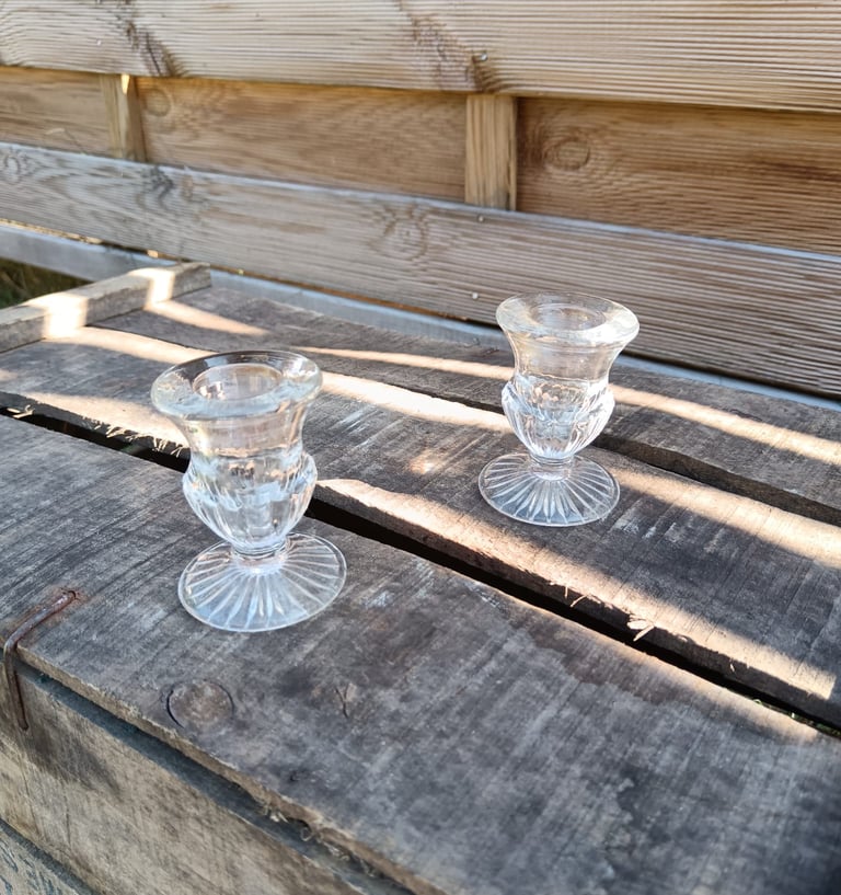 Deux bougeoirs