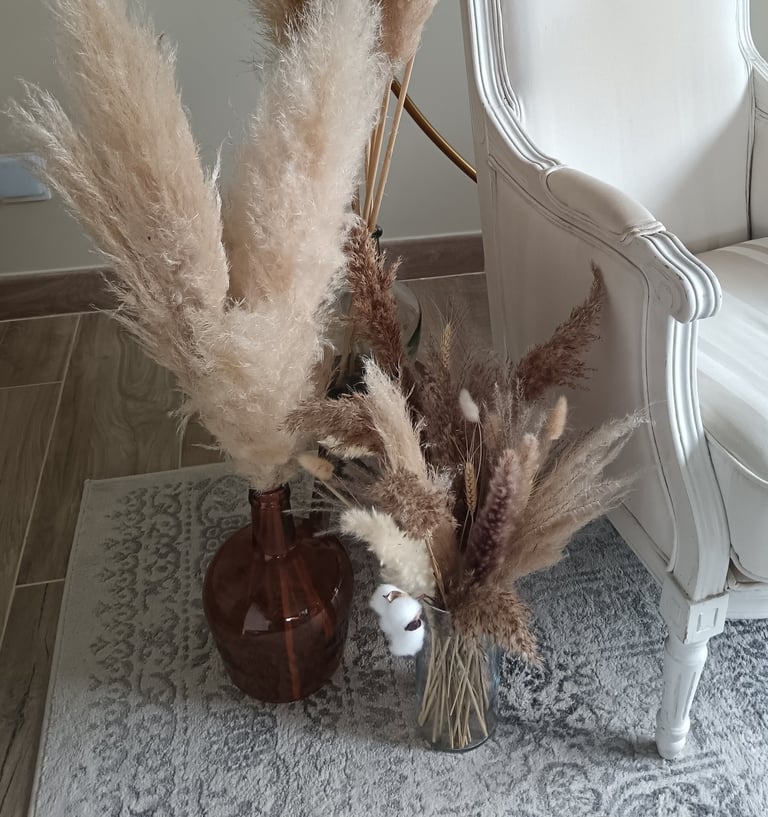 vase et fleurs séchées