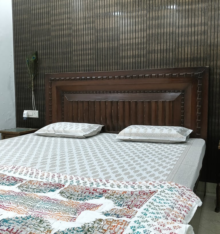 ZM Homestay Agra 1bhk bedroom