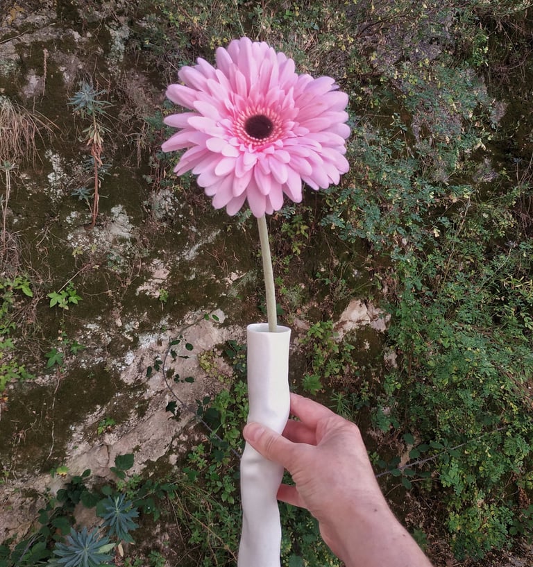 Jarrón Tubo de porcelana. Cerámica La Casa de las Arañas