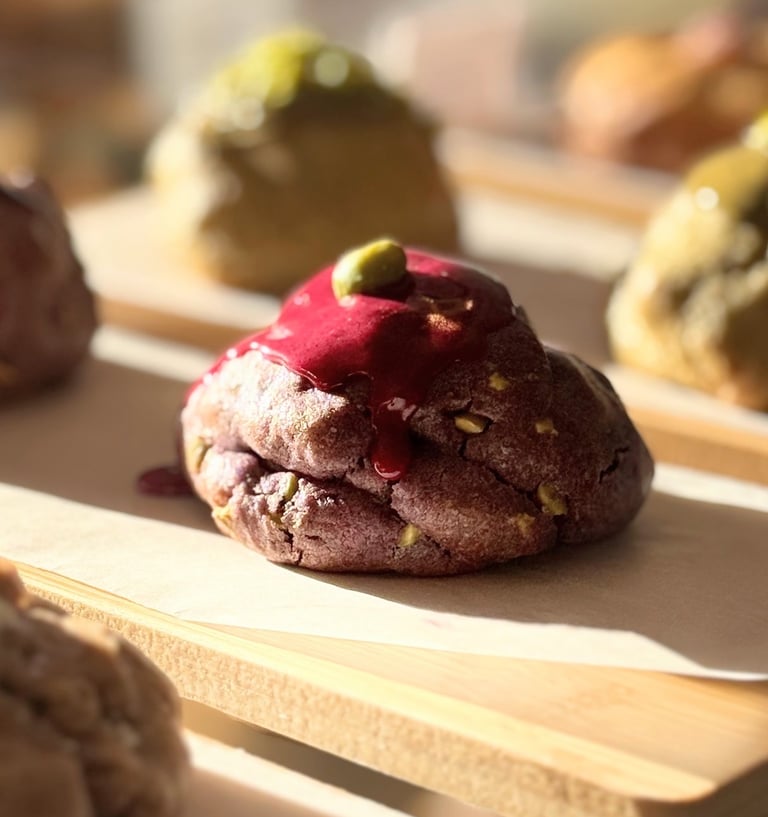 Cookie fleur d'hibiscus et pistache