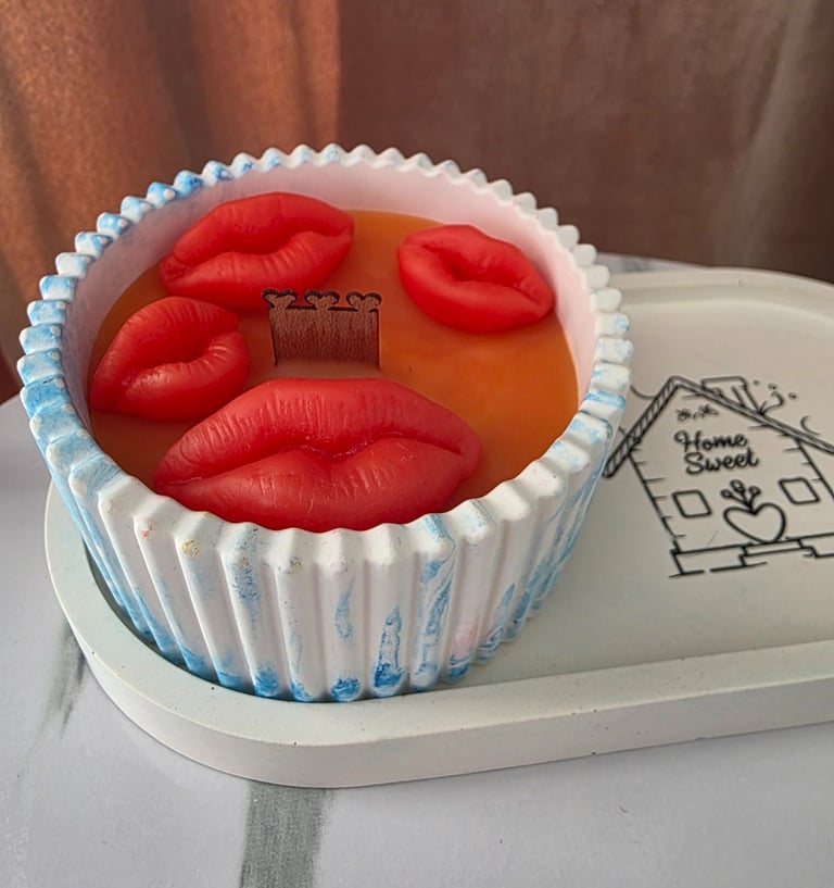 Bičių vaško žvakės indeliuose