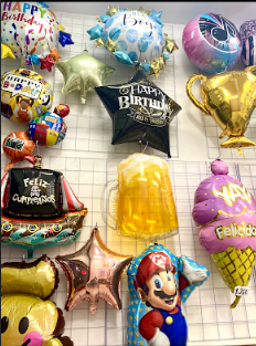 Diversos globos de helio microfoil