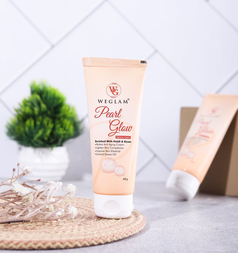 WeGlam Pearl Glow Face Cream enriched with herbal extracts for radiant and smooth skin.