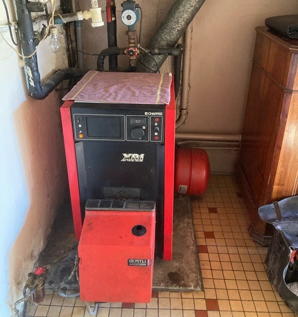 Une chaudière au sol à Bérenx