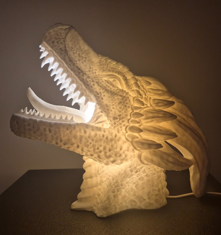 Lampe Dragon gueule béante allumée imprimée en 3D
