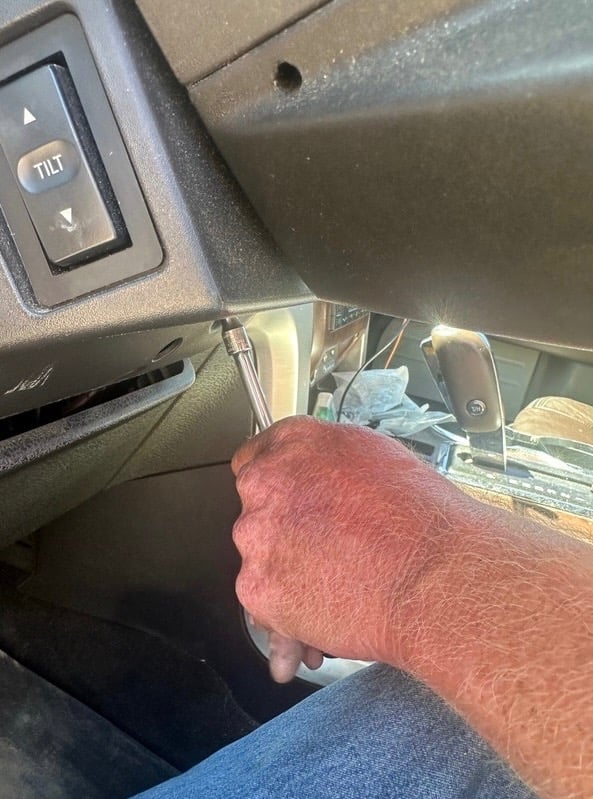 Fixing ignition emergency locksmith service in Candler, NC