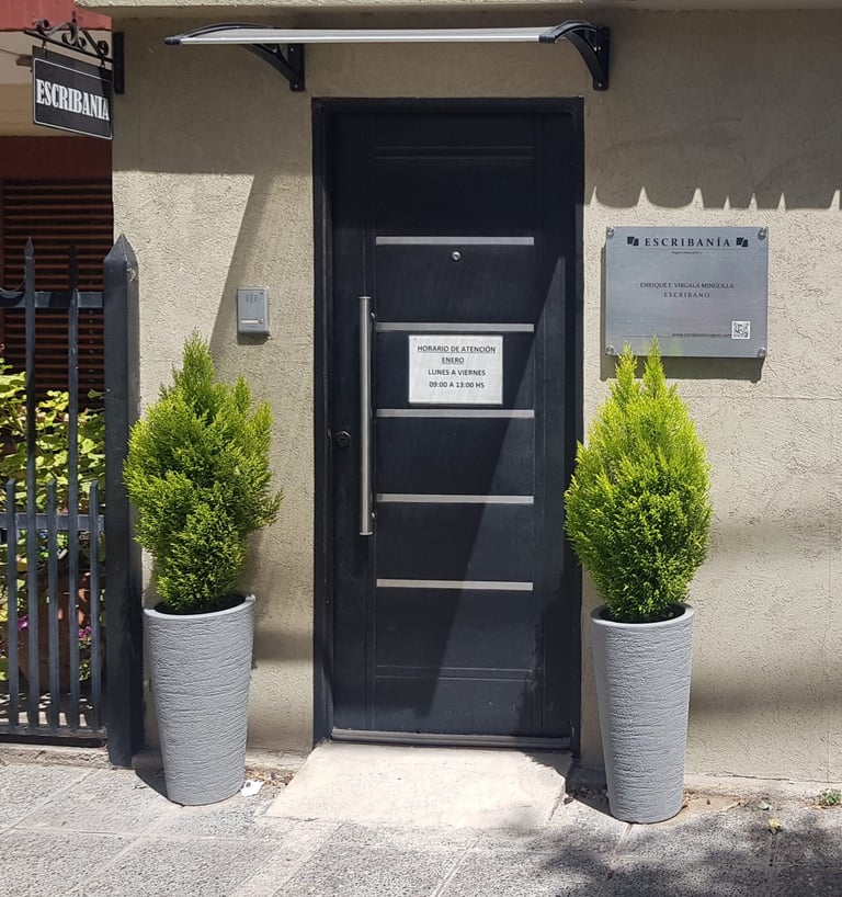 a door to a building with a sign that says,'welcome to the door