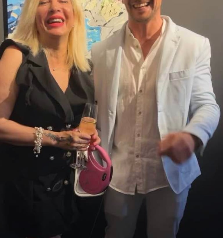 Iris Devote LITTARDI a la galerie Yellow Corner Monaco avec son proprietaire