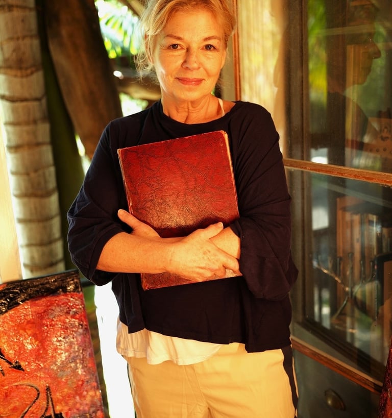 I Am One Tarot School online classes by Maya Britan