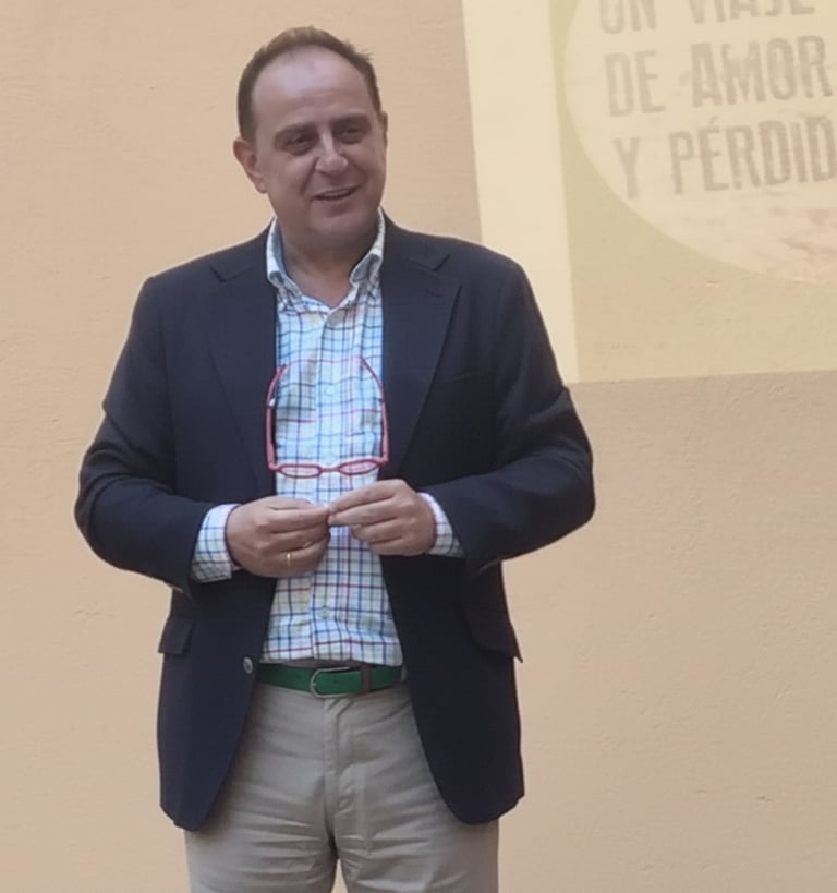 Gaspar González en una charla sobre liderazgo humano.