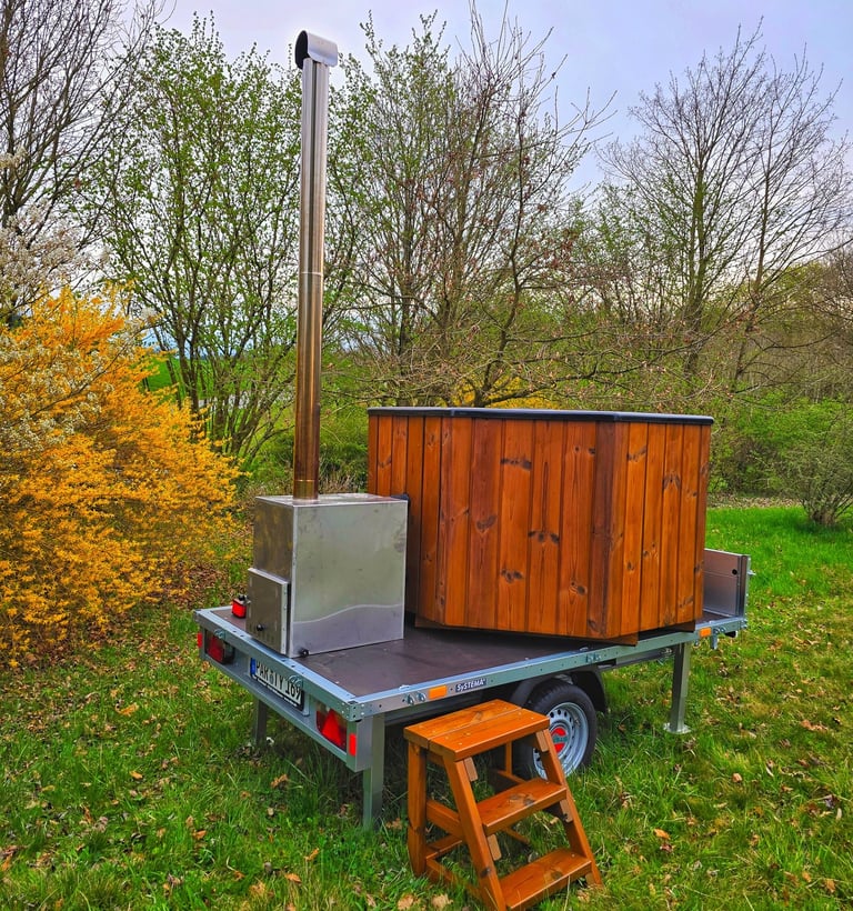 Die stabilen Stützen erlauben einen betrieb direkt auf dem Anhänger