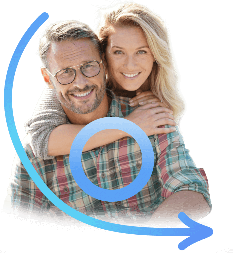 Pareja feliz abrazándose - resultado de Manhood Plus para la salud masculina y la relación