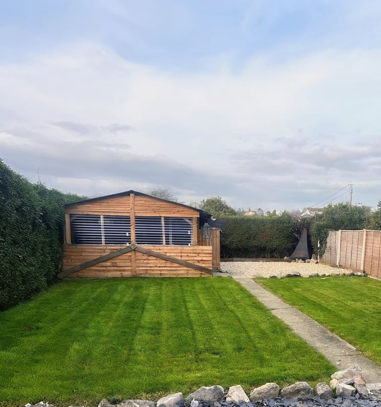 Garden maintenance Tidy up Bridgwater Somerset UK 