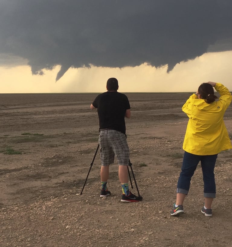 Tornado chasing small group tour.
