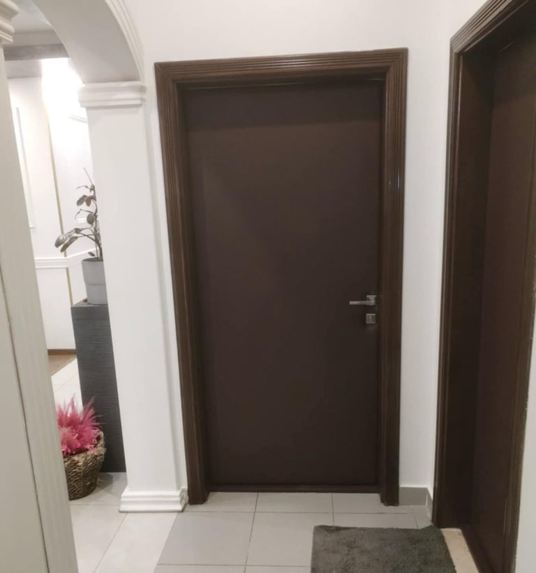 باب عازل صوت