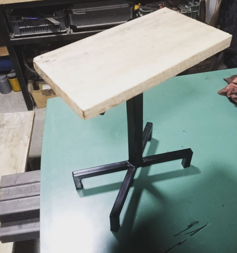 drvometal, drvo metal, nameštaj, police, stolovi, stolice, ograde, ograda, kapija