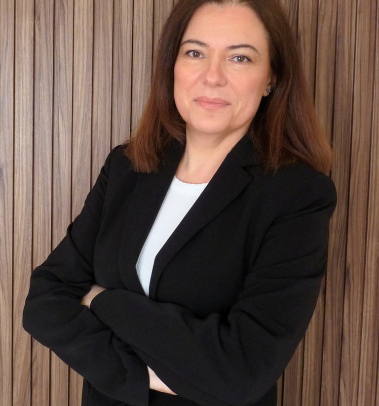 Nicola Talle with Stop Selling to Dead Markets book