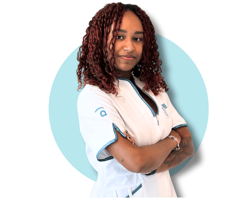 Retrato profesional de la higienista Anjela Mejias Amador, higienista en la Clínica Bocarriba