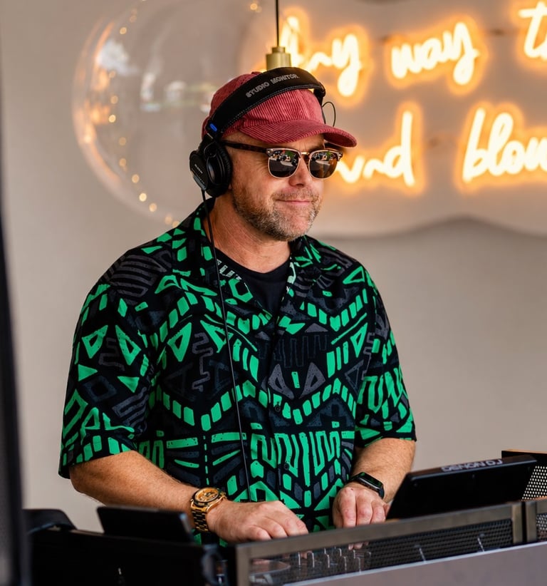 House music wedding DJ - Ibiza Disco House
