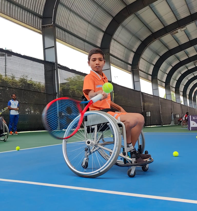 Wheelchair tennis player with Cesar Performance Coach