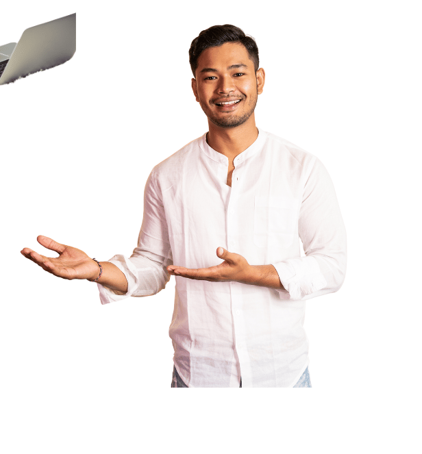 Homme a chemise qui fait une présentation 
