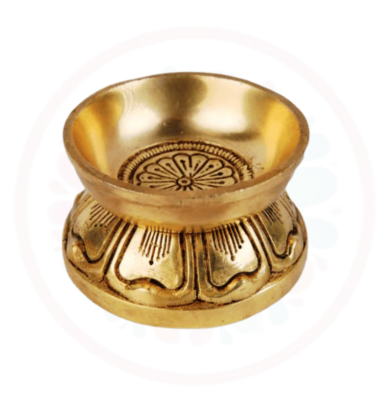 #BrassDeepak #DiyaDecoration #BrassDiya #TraditionalLighting #BrassLamp #DiwaliDecor #HomeDecor #Ind