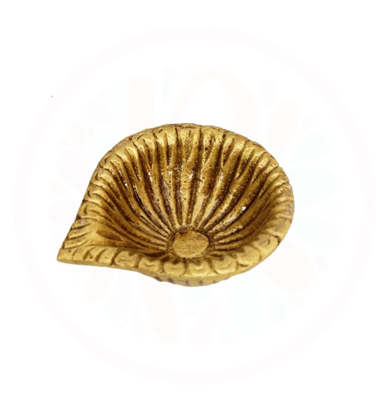 #BrassDeepak #DiyaDecoration #BrassDiya #TraditionalLighting #BrassLamp #DiwaliDecor #HomeDecor #Ind