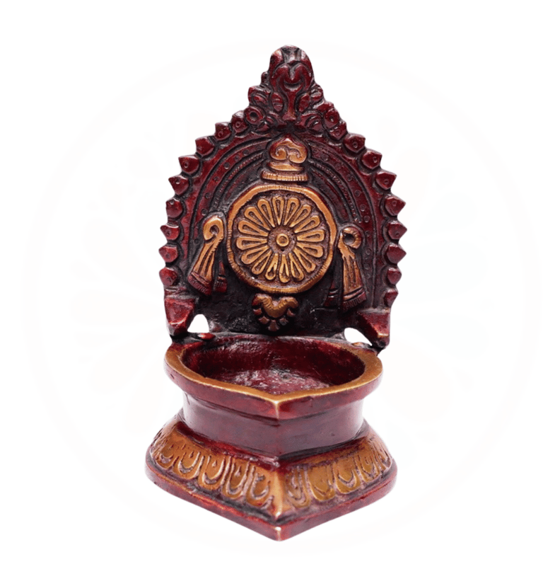 #BrassDeepak #DiyaDecoration #BrassDiya #TraditionalLighting #BrassLamp #DiwaliDecor #HomeDecor #Ind