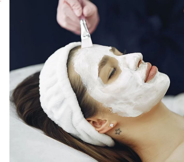 Siren-Facials Chicago-Cream Application