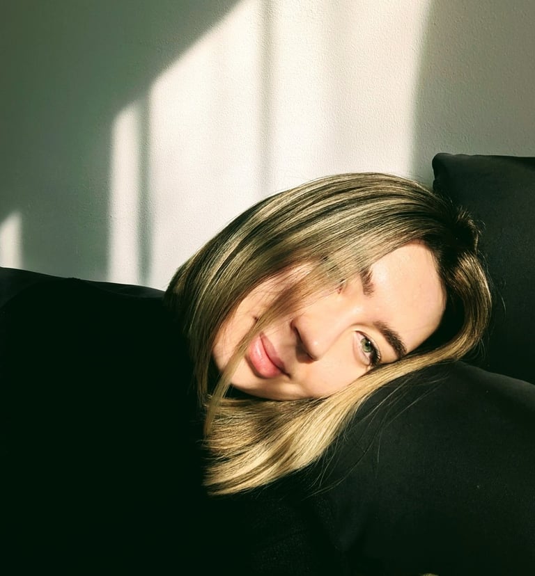 Simona Tiron fotograf profesionist din București România care organizează cereri în căsătorie