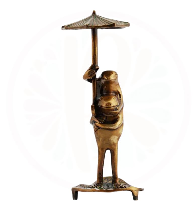 a bronze frog