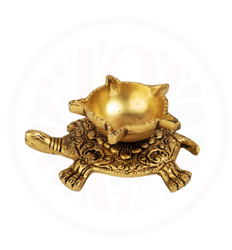 #BrassDeepak #DiyaDecoration #BrassDiya #TraditionalLighting #BrassLamp #DiwaliDecor #HomeDecor #Ind